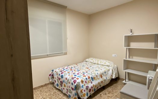 Habitación en Cúllar Vega, Granada.