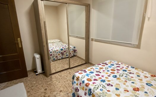 Habitación en Cúllar Vega, Granada.