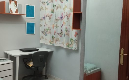 Habitación en San José de la Rinconada, Sevilla.