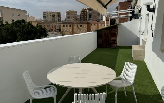 Ático centro en Almería Capital.