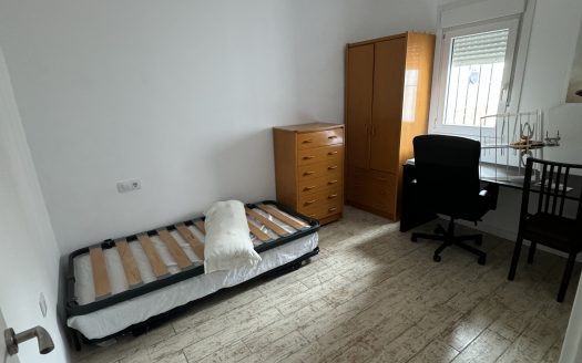 Habitación en Bormujos, Sevilla.