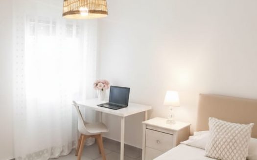 Habitación en Córdoba Capital. (Solo Chicas)