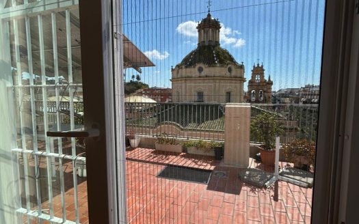 Habitación Ático plaza de la Merced, Huelva Capital.