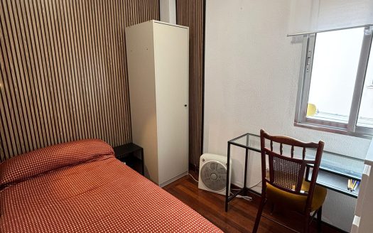 Habitación en el Juncal-Nervión, Sevilla.